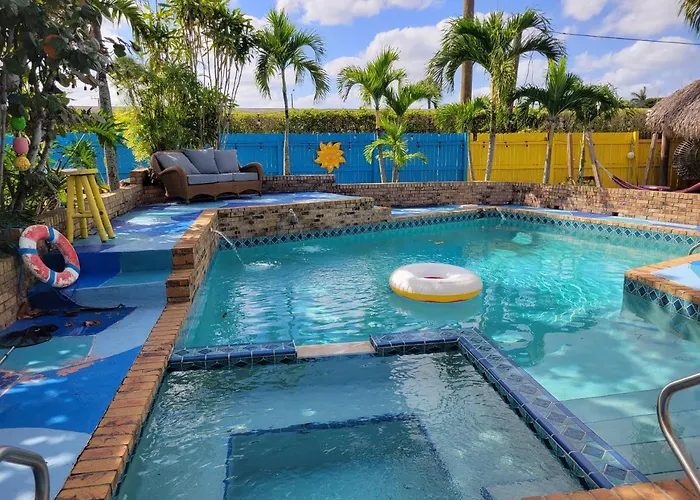 Susan And Ledif\'S Tropical Hideaway